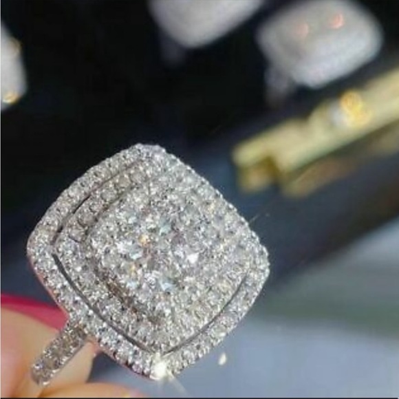 New Women’s 925 Silver Beautiful Diamond Ring - Picture 3 of 8